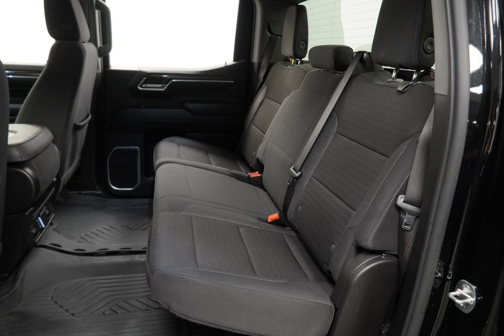 Used 2024 Chevrolet Silverado 1500 LT AWD/4WD image 15