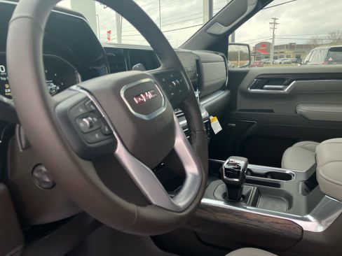 New 2026 GMC Sierra 1500 SLT w/ SLT Premium Plus Package image 9