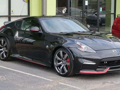 Used 2019 Nissan 370Z NISMO image 5