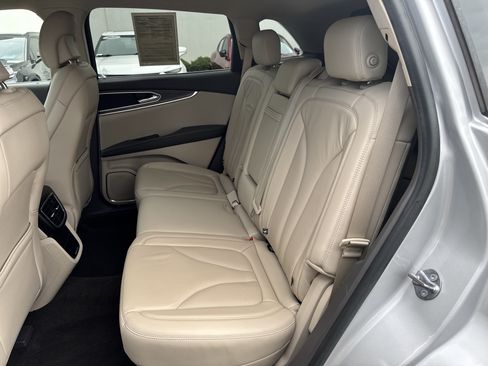 Used 2019 Lincoln Nautilus Select w/ Cargo Utility Package FWD image 19