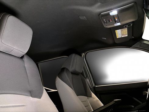 Used 2024 Toyota Tacoma TRD Off-Road image 27