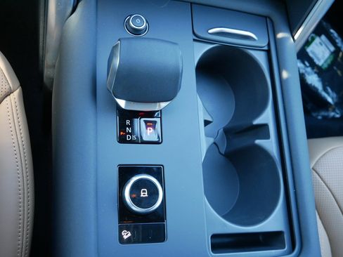 New 2026 Land Rover Discovery Limited Edition image 6