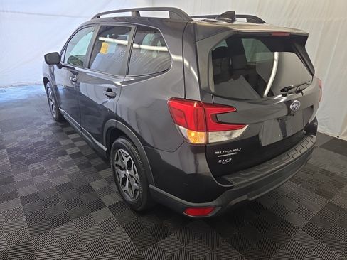 Used 2019 Subaru Forester Premium AWD/4WD image 8