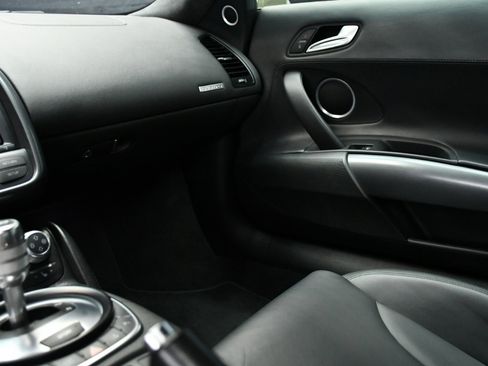 Used 2008 Audi R8 V8 image 23