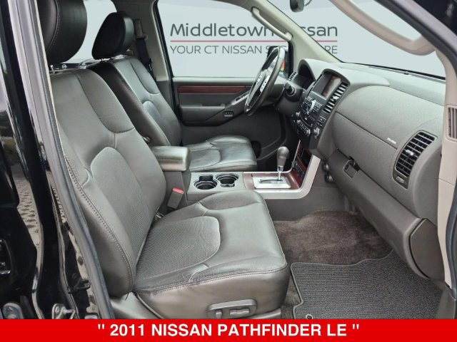 Used 2011 Nissan Pathfinder LE AWD/4WD image 36