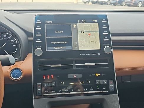 Used 2022 Toyota Avalon Limited image 19
