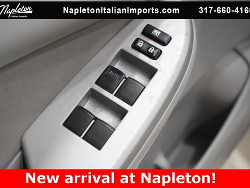 Used 2013 Toyota Corolla LE image 18