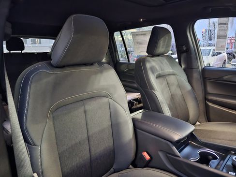 New 2025 Jeep Grand Cherokee L Laredo image 29