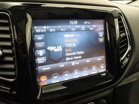 Used 2021 Jeep Compass Limited w/ Sun and Sound Group image 15