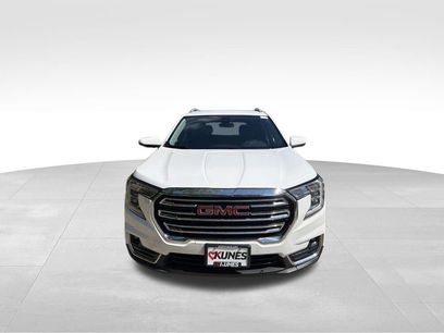 Used 2024 GMC Terrain SLT