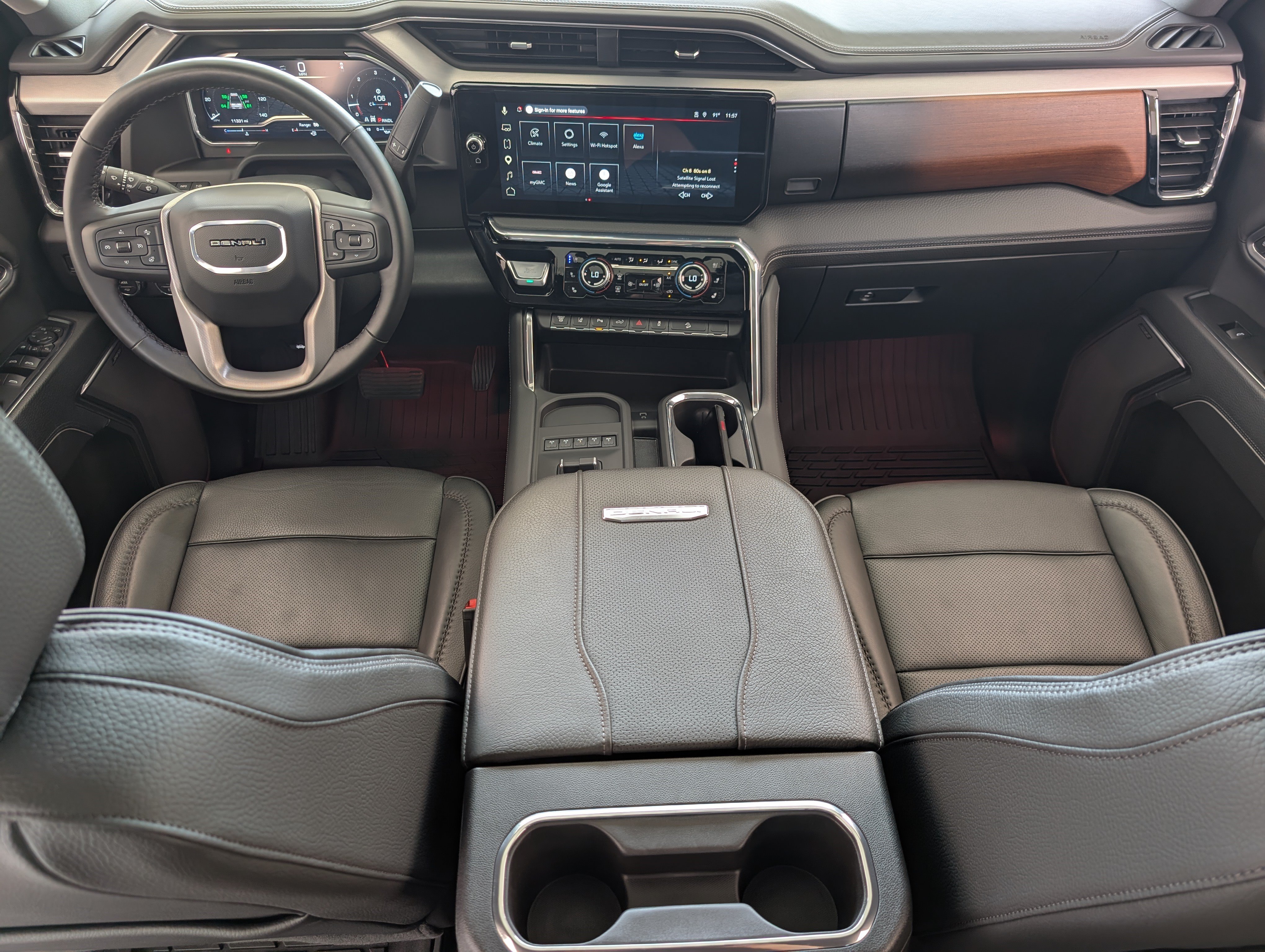 Used 2025 GMC Sierra 2500 Denali w/ Denali Reserve Package AWD/4WD image 23