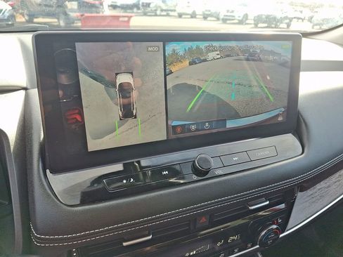 Certified 2024 Nissan Rogue Platinum image 19