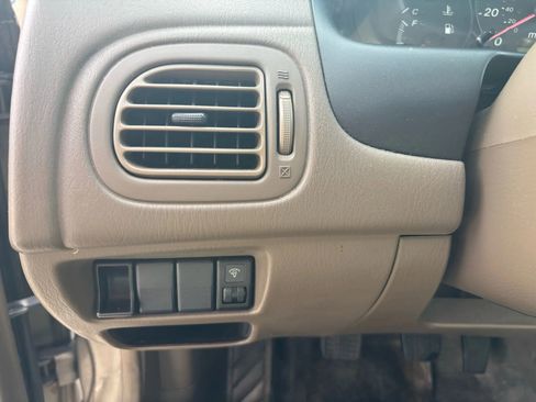 Used 2000 MAZDA Protege DX image 30