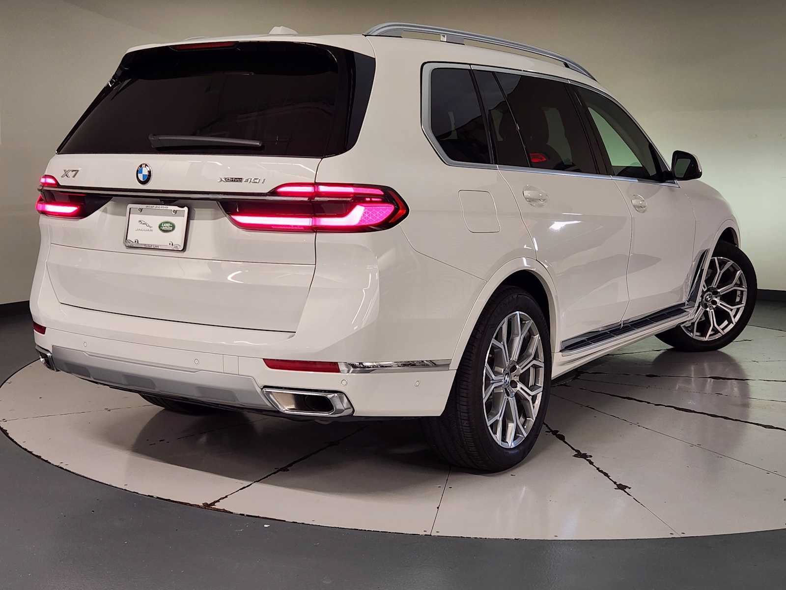 Used 2026 BMW X7 xDrive40i AWD/4WD image 2