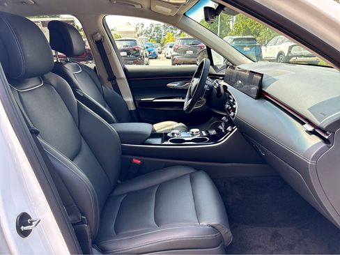 New 2026 Genesis GV70 2.5T image 18