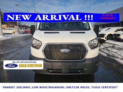 Used 2023 Ford Transit 250 Low Roof AWD w/ Exterior Upgrade Package image 9