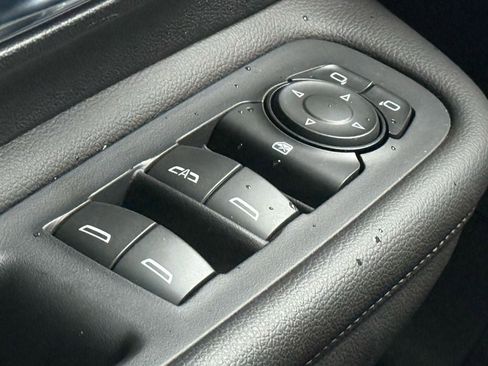 Used 2023 GMC Terrain SLE image 16