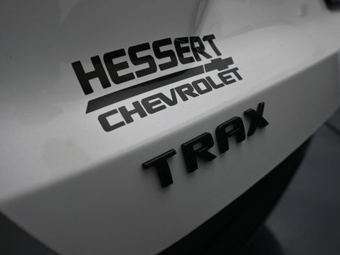 Used 2026 Chevrolet Trax RS w/ Sunroof Package FWD image 32
