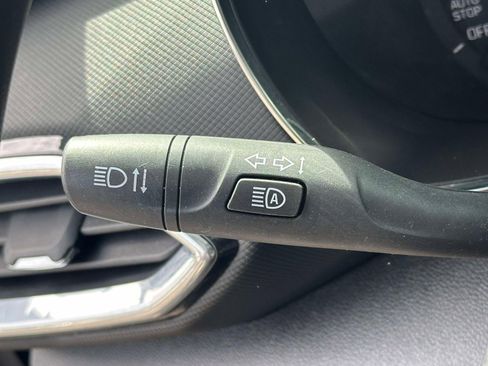Used 2023 Chevrolet TrailBlazer LT AWD/4WD image 19