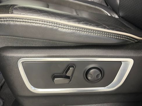 Used 2025 RAM 1500 Laramie image 26