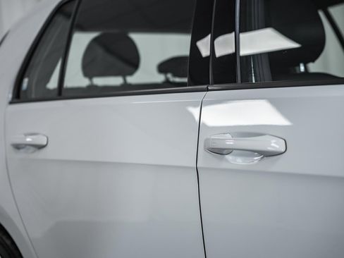 Used 2020 Volkswagen GTI SE image 17