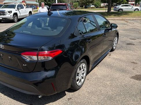 Used 2024 Toyota Corolla LE FWD image 8