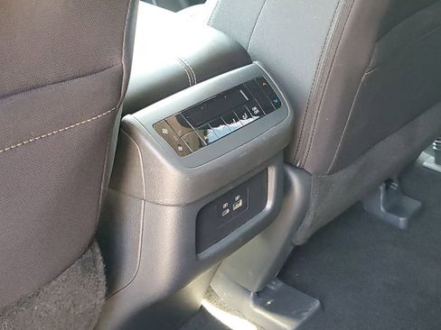 Used 2024 Nissan Pathfinder SV image 29