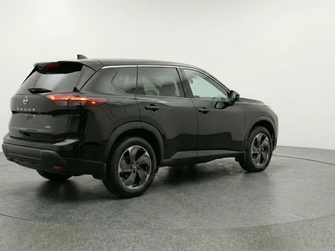 Used 2025 Nissan Rogue SV image 9