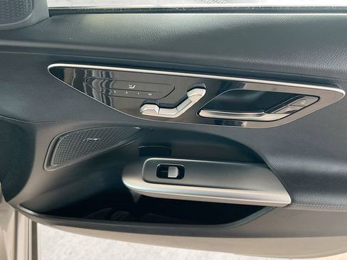 Used 2022 Mercedes-Benz C 300 4MATIC Sedan image 31