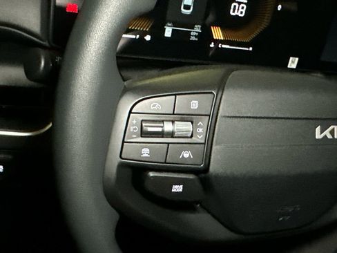 New 2025 Kia K4 LXS image 19