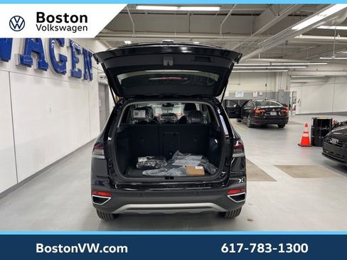 New 2026 Volkswagen Taos SE image 11