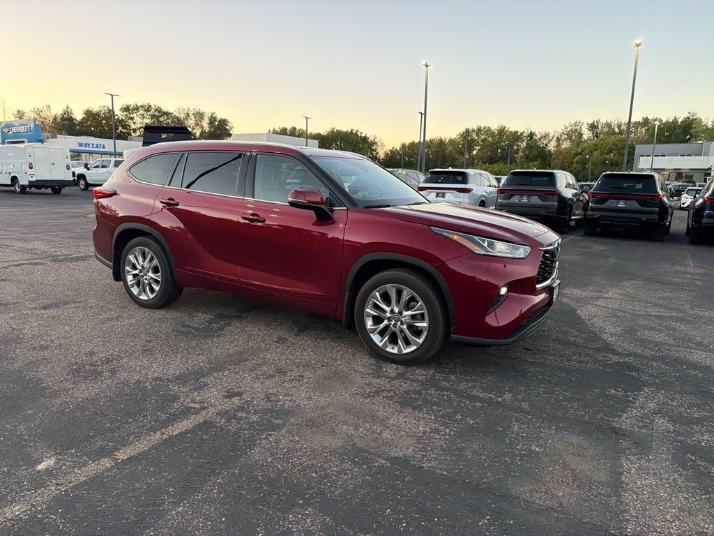 Used 2021 Toyota Highlander Limited AWD/4WD image 8
