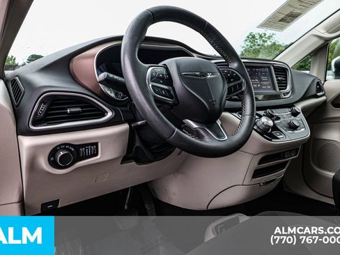 Used 2023 Chrysler Voyager LX FWD image 28
