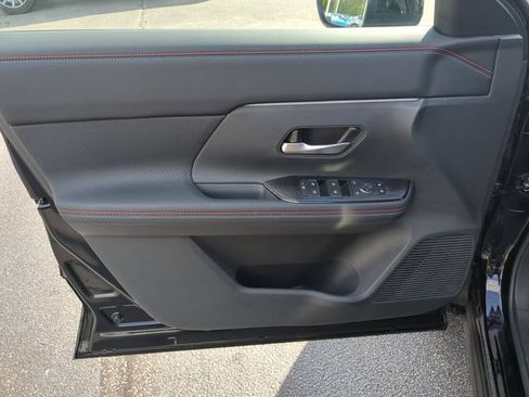 New 2026 Nissan Kicks SR w/ Cold Weather Package FWD image 11