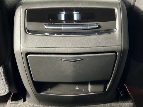 Used 2021 Cadillac Escalade Luxury AWD/4WD image 20