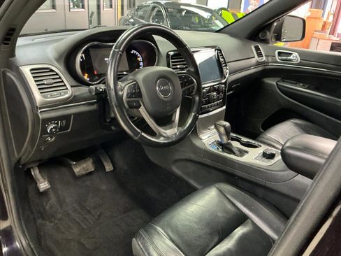 Used 2019 Jeep Grand Cherokee Limited AWD/4WD image 14