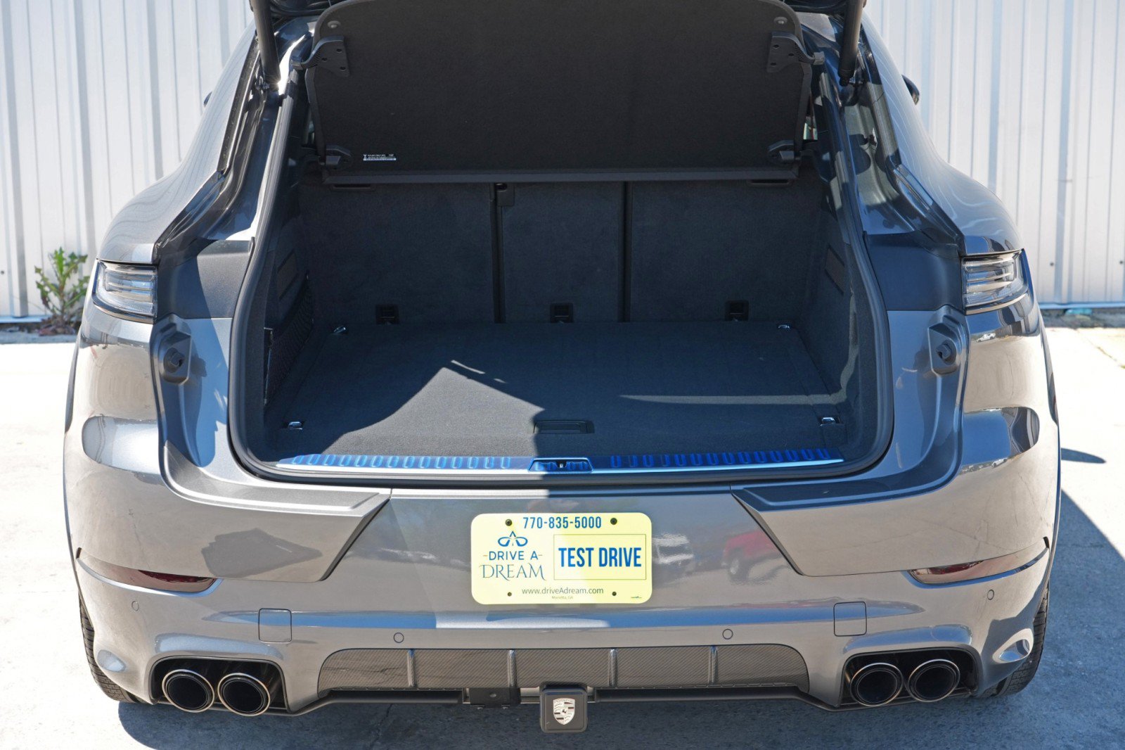 Used 2024 Porsche Cayenne Turbo AWD/4WD image 10