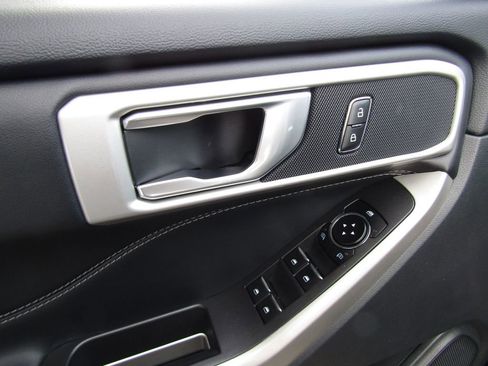 Used 2023 Ford Explorer XLT w/ Equipment Group 202A image 22