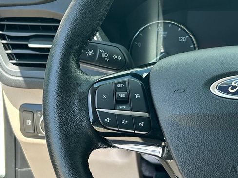 Used 2021 Ford Escape SE w/ Cold Weather Package AWD/4WD image 16