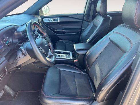 Used 2023 Ford Explorer ST-Line w/ Class IV Trailer Tow Package image 9