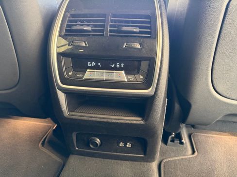 Used 2026 BMW X7 xDrive40i w/ M Sport Package AWD/4WD image 32