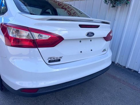 Used 2014 Ford Focus SE FWD image 8