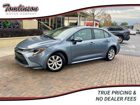 Used 2025 Toyota Corolla LE image 1
