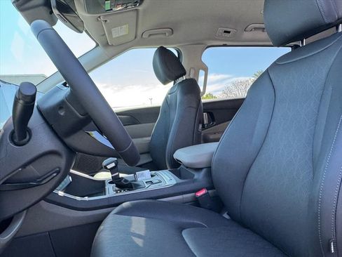 New 2026 Kia Carnival FWD image 13
