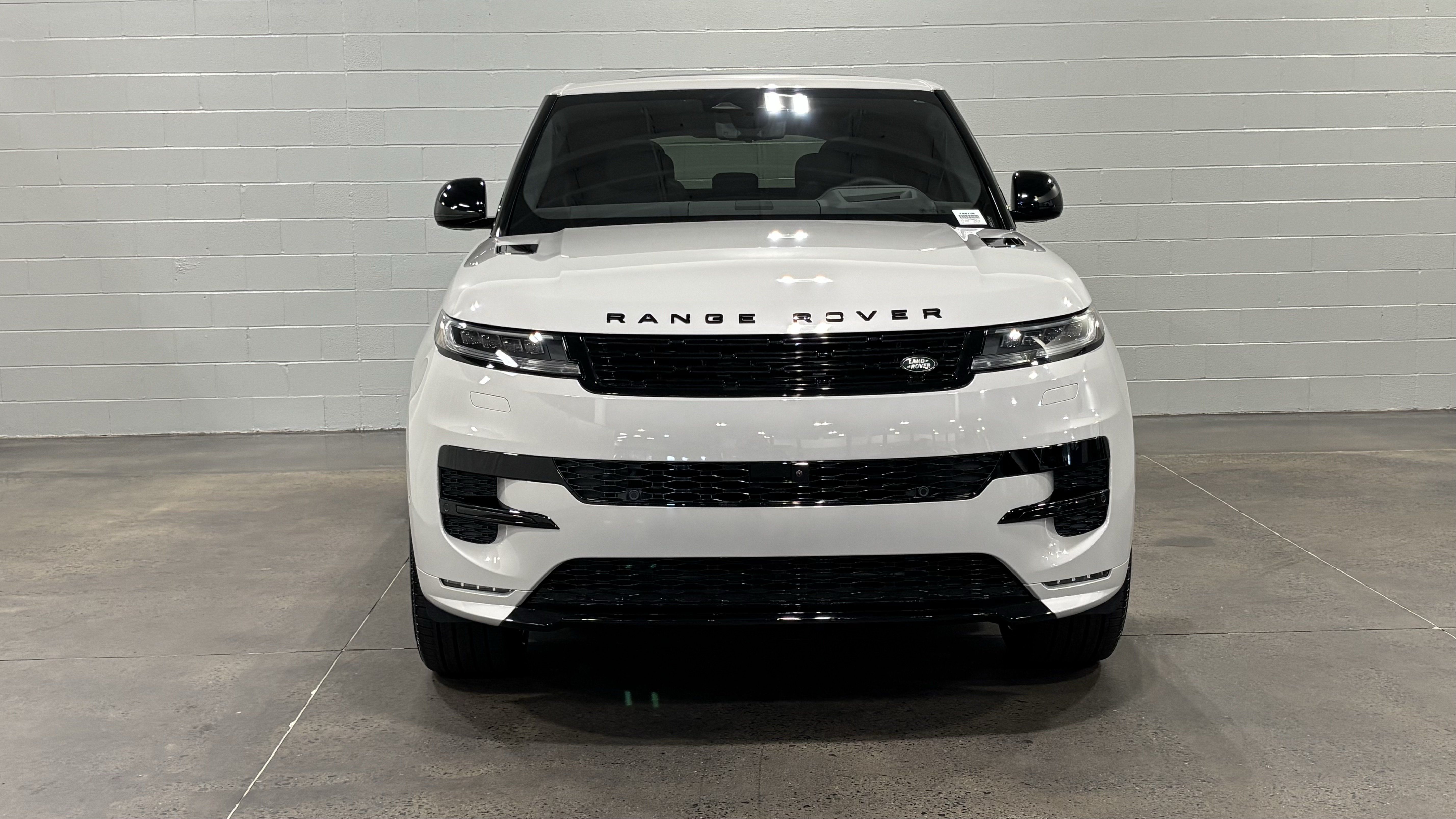 New 2026 Land Rover Range Rover Sport Dynamic SE AWD/4WD image 9