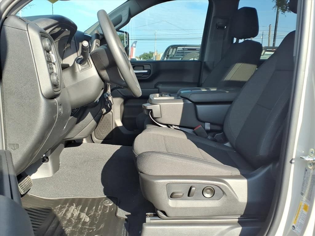 New 2026 Chevrolet Silverado 2500 Custom w/ Custom Value Package AWD/4WD image 17