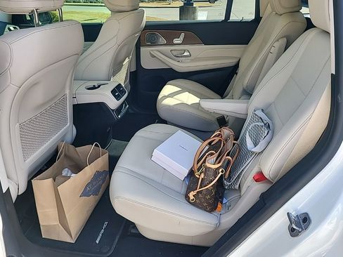 Used 2023 Mercedes-Benz GLS 450 4MATIC image 5