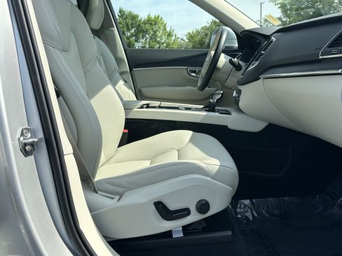 Used 2020 Volvo XC90 T6 Momentum AWD/4WD image 14