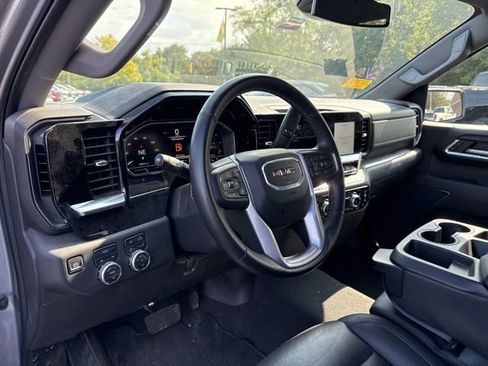 Used 2025 GMC Sierra 1500 SLT image 17