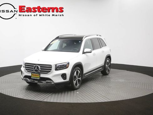 Used 2025 Mercedes-Benz GLB 250 w/ Exclusive Package image 57